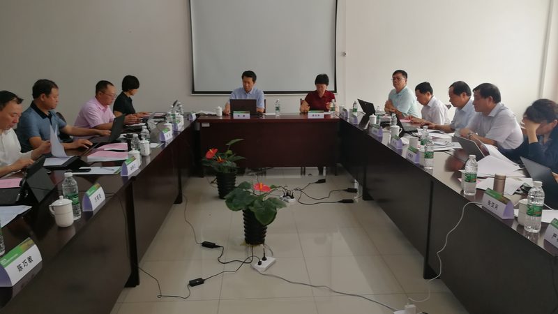 小型机械手臂：价格背后的考量因素